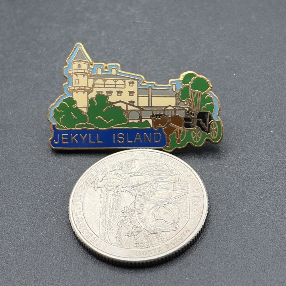 Jekyll Island Georgia Horse And Carriage Lapel Hat Pin - Picture 2 of 3